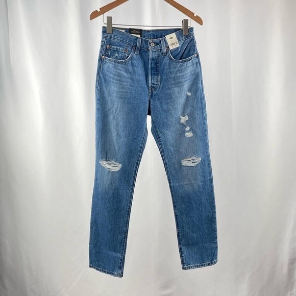 NWT 501 High Rise Distressed Straight Jean in Athens Crown Size 32 x 30 - Picture 3 of 9